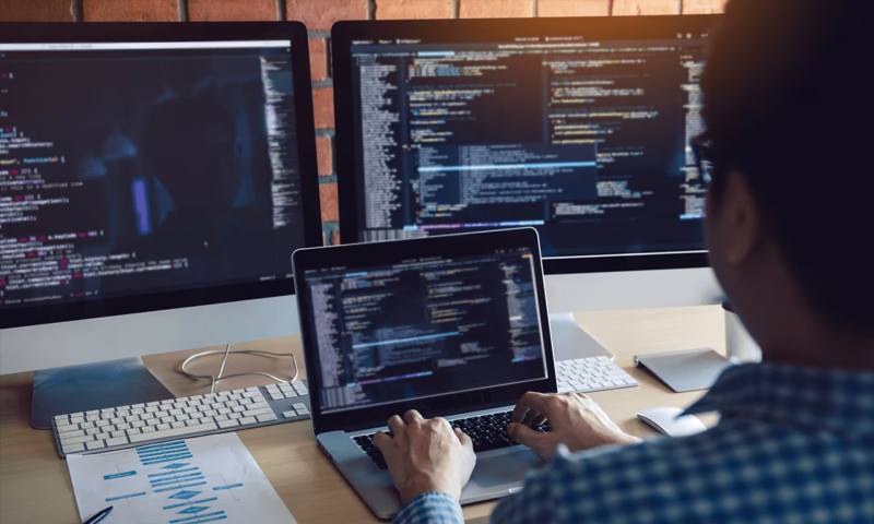 数据科学选型:R与Python如何赋能弋阳县网站建设?